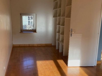 APPARTEMENT T3 A LOUER - ST ETIENNE FACULTE / CENTRE DEUX - 77 m2 - 500�&euro; charges comprises par mois