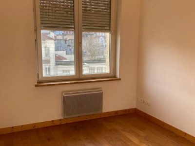APPARTEMENT T3 A LOUER - ST ETIENNE FACULTE / CENTRE DEUX - 77 m2 - 500�&euro; charges comprises par mois