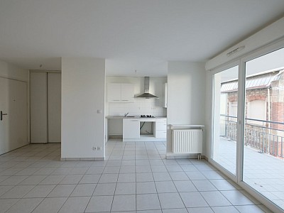 APPARTEMENT T3 A LOUER - ST ETIENNE FAURIEL - 79.88 m2 - 875€ charges comprises par mois