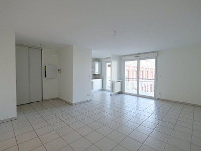 APPARTEMENT T3 A LOUER - ST ETIENNE FAURIEL - 79.88 m2 - 875€ charges comprises par mois