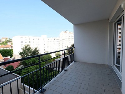 APPARTEMENT T3 A LOUER - ST ETIENNE FAURIEL - 79.88 m2 - 875€ charges comprises par mois