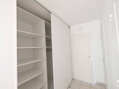 APPARTEMENT T3 A LOUER - ST ETIENNE FAURIEL - 79.88 m2 - 875€ charges comprises par mois