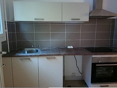 APPARTEMENT T3 A LOUER - ST ETIENNE FAURIEL - 58.57 m2 - 600 € charges comprises par mois