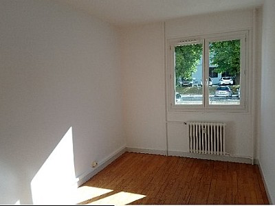 APPARTEMENT T3 A LOUER - ST ETIENNE FAURIEL - 58.57 m2 - 600 € charges comprises par mois