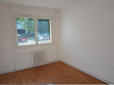 APPARTEMENT T3 A LOUER - ST ETIENNE FAURIEL - 58.57 m2 - 600 € charges comprises par mois