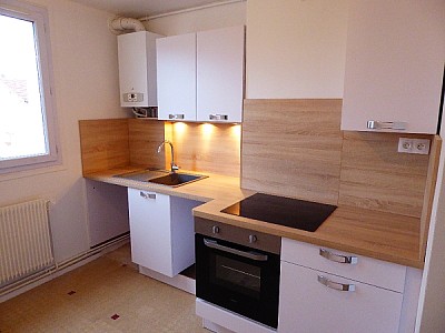 APPARTEMENT T3 A LOUER - ST ETIENNE FAURIEL - 73.86 m2 - 545�&euro; charges comprises par mois