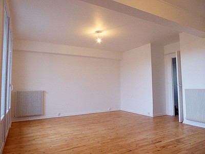 APPARTEMENT T3 A LOUER - ST ETIENNE FAURIEL - 73.86 m2 - 545�&euro; charges comprises par mois