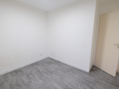 APPARTEMENT T3 A LOUER - ST ETIENNE FAURIEL - 47,79 m2 - 480 € charges comprises par mois