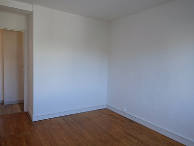 APPARTEMENT T3 A LOUER - ST ETIENNE FAURIEL - 58.58 m2 - 620 &euro; charges comprises par mois