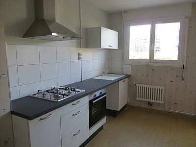 APPARTEMENT T3 A LOUER - ST ETIENNE FAURIEL - 58.39 m2 - 570 € charges comprises par mois