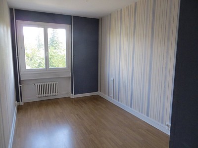 APPARTEMENT T3 A LOUER - ST ETIENNE FAURIEL - 58.39 m2 - 570 € charges comprises par mois