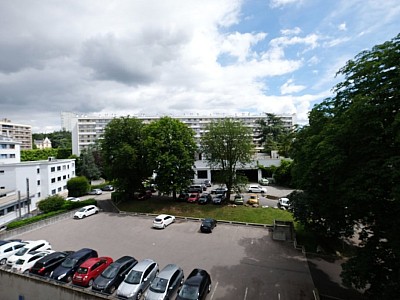 APPARTEMENT T3 A LOUER - ST ETIENNE FAURIEL - 58.14 m2 - 700€ charges comprises par mois