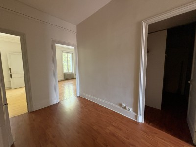 APPARTEMENT T3 A LOUER - ST ETIENNE FAURIEL - 93.65 m2 - 800 &euro; charges comprises par mois