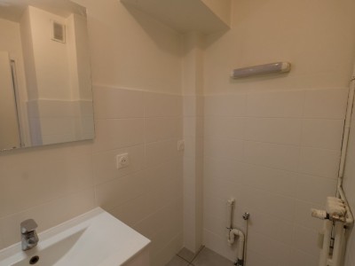 APPARTEMENT T3 A LOUER - ST ETIENNE FAURIEL - 59 m2 - 640 € charges comprises par mois