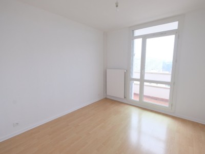 APPARTEMENT T3 A LOUER - ST ETIENNE FAURIEL - 61,47 m2 - 690 € charges comprises par mois