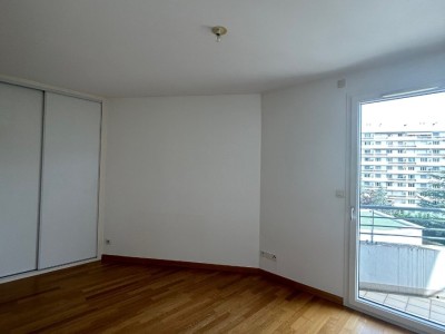 APPARTEMENT T3 A LOUER - ST ETIENNE FAURIEL - 75.76 m2 - 680 € charges comprises par mois