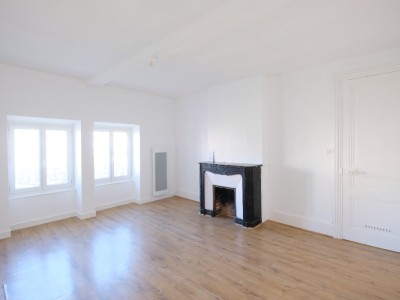 APPARTEMENT T3 A LOUER - ST ETIENNE FAURIEL - 58.2 m2 - 540€ charges comprises par mois