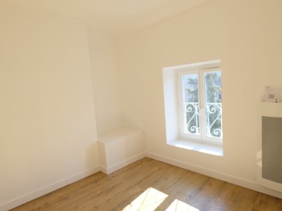APPARTEMENT T3 A LOUER - ST ETIENNE FAURIEL - 58.2 m2 - 540€ charges comprises par mois