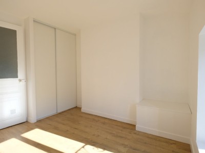 APPARTEMENT T3 A LOUER - ST ETIENNE FAURIEL - 58.2 m2 - 540€ charges comprises par mois