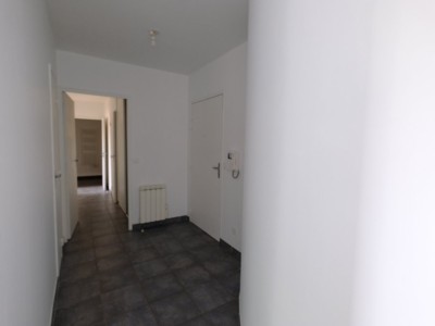 APPARTEMENT T3 A LOUER - ST ETIENNE FAURIEL - 66.75 m2 - 745 € charges comprises par mois