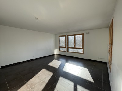 APPARTEMENT T3 A LOUER - ST ETIENNE FAURIEL - 75.34 m2 - 830€ charges comprises par mois