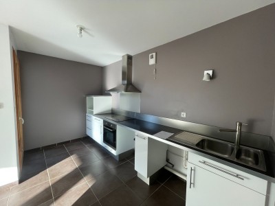 APPARTEMENT T3 A LOUER - ST ETIENNE FAURIEL - 75.34 m2 - 830€ charges comprises par mois