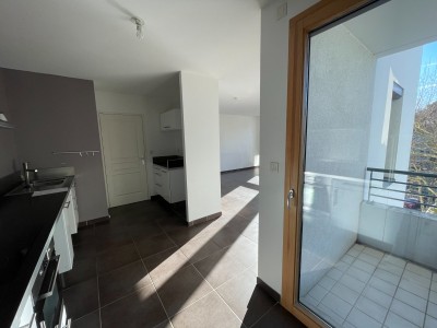 APPARTEMENT T3 A LOUER - ST ETIENNE FAURIEL - 75.34 m2 - 830€ charges comprises par mois