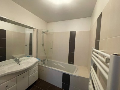 APPARTEMENT T3 A LOUER - ST ETIENNE FAURIEL - 75.34 m2 - 830€ charges comprises par mois