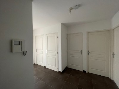 APPARTEMENT T3 A LOUER - ST ETIENNE FAURIEL - 75.34 m2 - 830€ charges comprises par mois