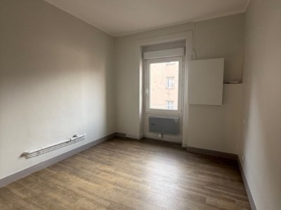 APPARTEMENT T3 A LOUER - ST ETIENNE FAURIEL - 55 m2 - 540�&euro; charges comprises par mois