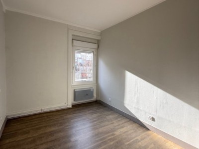 APPARTEMENT T3 A LOUER - ST ETIENNE FAURIEL - 55 m2 - 540�&euro; charges comprises par mois