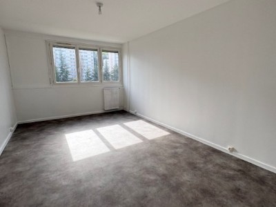 APPARTEMENT T3 A LOUER - ST ETIENNE FAURIEL - 67.79 m2 - 610�&euro; charges comprises par mois