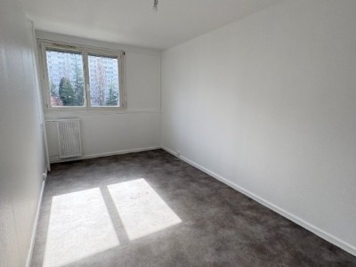 APPARTEMENT T3 A LOUER - ST ETIENNE FAURIEL - 67.79 m2 - 610�&euro; charges comprises par mois