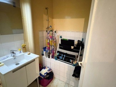 APPARTEMENT T3 A LOUER - ST ETIENNE FAURIEL - 60 m2 - 650 &euro; charges comprises par mois