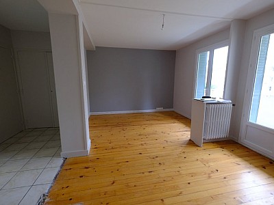 APPARTEMENT T3 A LOUER - ST ETIENNE FAURIEL - 69.27 m2 - 650€ charges comprises par mois