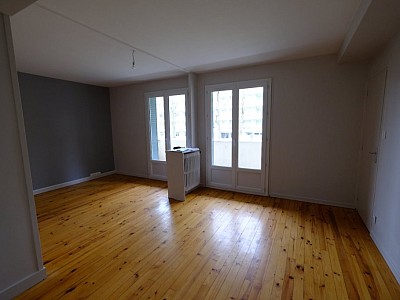APPARTEMENT T3 A LOUER - ST ETIENNE FAURIEL - 69.27 m2 - 650€ charges comprises par mois