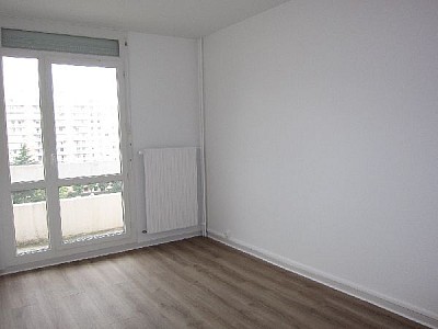 APPARTEMENT T3 A LOUER - ST ETIENNE FAURIEL - 65 m2 - 710€ charges comprises par mois