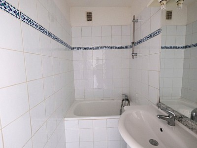 APPARTEMENT T3 A LOUER - ST ETIENNE FOURNEYRON - 60 m2 - 555 &euro; charges comprises par mois