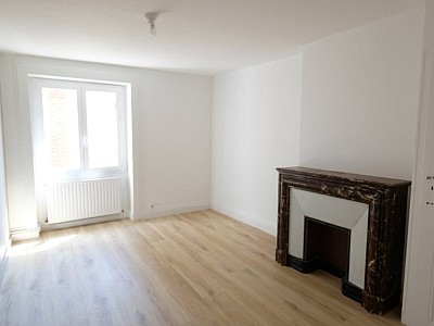APPARTEMENT T3 A LOUER - ST ETIENNE HOTEL DE VILLE - 76.84 m2 - 655 &euro; charges comprises par mois