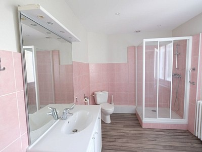 APPARTEMENT T3 A LOUER - ST ETIENNE HYPER CENTRE - 97.47 m2 - 715 € charges comprises par mois