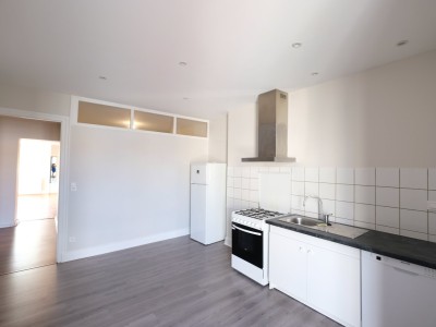 APPARTEMENT T3 A LOUER - ST ETIENNE HYPER CENTRE - 97.47 m2 - 715 € charges comprises par mois