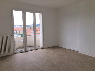 APPARTEMENT T3 A LOUER - ST ETIENNE LE SOLEIL - 76 m2 - 550 € charges comprises par mois