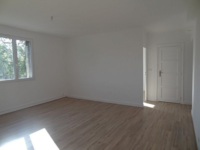APPARTEMENT T3 A LOUER - ST ETIENNE LE SOLEIL - 69 m2 - 550€ charges comprises par mois