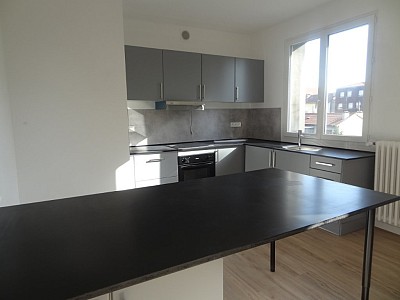 APPARTEMENT T3 A LOUER - ST ETIENNE LE SOLEIL - 69 m2 - 550€ charges comprises par mois