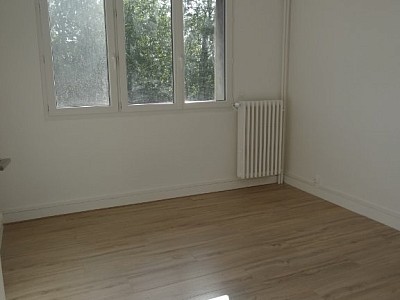 APPARTEMENT T3 A LOUER - ST ETIENNE LE SOLEIL - 69 m2 - 550€ charges comprises par mois