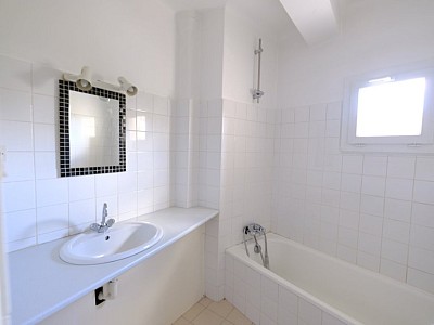 APPARTEMENT T3 A LOUER - ST ETIENNE MONTPLAISIR - 64.45 m2 - 490€ charges comprises par mois