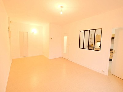 APPARTEMENT T3 A LOUER - ST ETIENNE MONTPLAISIR - 70.24 m2 - 590€ charges comprises par mois