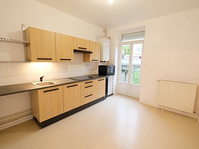 APPARTEMENT T3 A LOUER - ST ETIENNE MONTPLAISIR - 70.24 m2 - 590€ charges comprises par mois