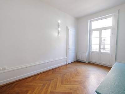 APPARTEMENT T3 A LOUER - ST ETIENNE PLACE DORIAN - 73.6 m2 - 555 € charges comprises par mois