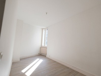 APPARTEMENT T3 A LOUER - ST ETIENNE PLACE DORIAN - 79,31 m2 - 585 € charges comprises par mois